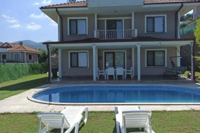 FULL MÜSTAKİL GÖL MANZARALI HAVUZLU VİLLA- BTK03
